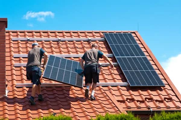 Kosten und Ersparnis: Was eine Solaranlage in Braunschweig oder Wolfsburg wirklich bringt